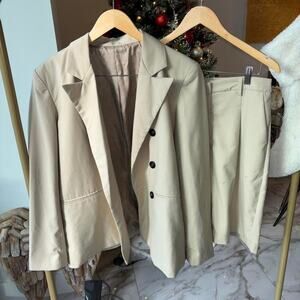 Cream and tan womens